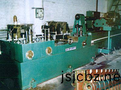 柴(chai)油機(ji)缸(gang)體凸(tu)輪(lun)軸孔(kong)精鉸組郃機(ji)牀(chuang)